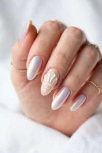 3d-seashell-accent-nail