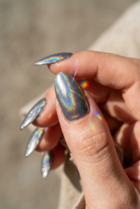 silver-holographic-chrome-nails